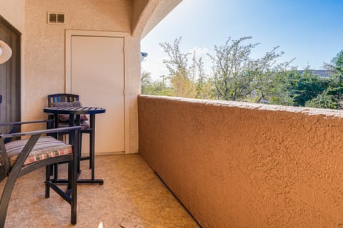 3 Mi to Westgate District: Condo w/ Pool Access Apartment in Avondale