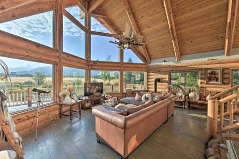 Stunning Driggs Retreat w/ Private Hot Tub & Pond! House in Wyoming