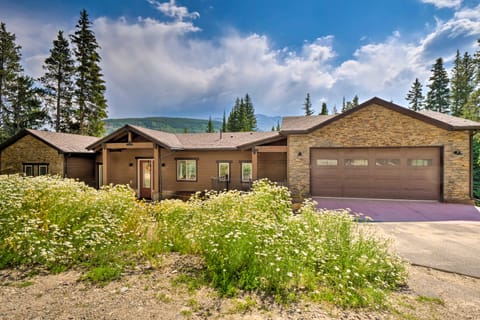 3 Mi to Ski Resort: Hot Tub Haven in Breckenridge! House in Blue River