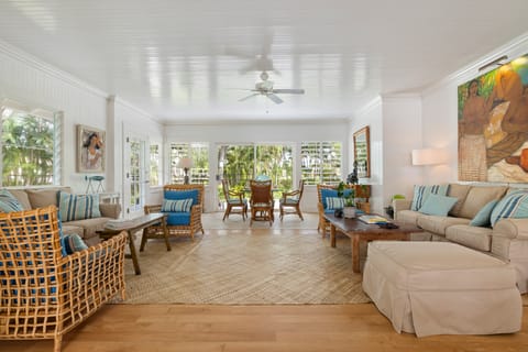 Upscale Kailua Getaway: Steps to Swim Beach! House in Kailua