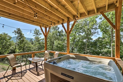 Escape w/ Hot Tub, Mtn Views: 5 Mi to Urban Trail House in Asheville