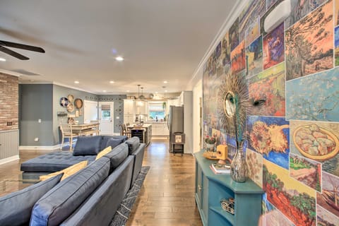 2 Mi to Downtown: Luxe Greenville Retreat! House in Greenville