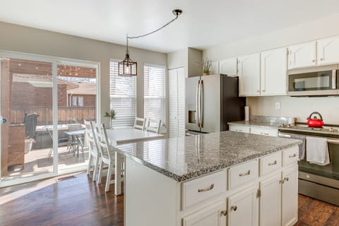 6 Mi to Dtwn: Arvada Home w/ Hot Tub & Yard House in Arvada