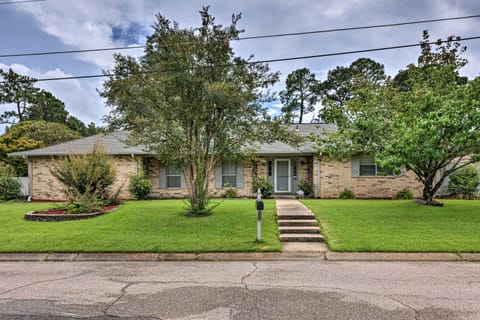 Welcoming Hattiesburg Home < 2 Mi to USM! House in Hattiesburg