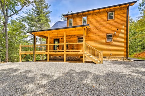 Murphy Mtn Retreat: Wraparound Deck & Hot Tub House in Tennessee