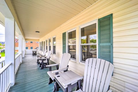 Bright Boone Home: Walk to Appalachian State! House in Boone