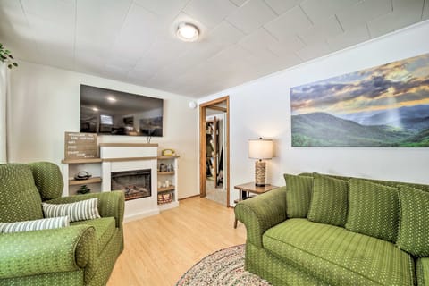 Cozy Franklin Cottage w/ Waterfront Views! Cottage in Franklin