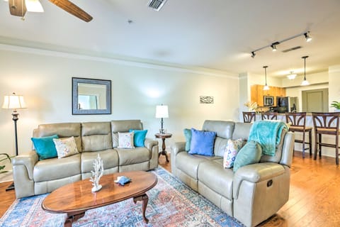 Lakefront Condo w/ Community Pool & Boat Dock Apartment in Pell City