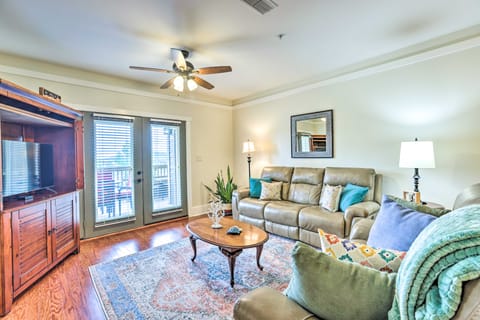 Lakefront Condo w/ Community Pool & Boat Dock Apartment in Pell City