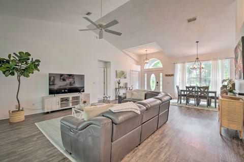 Crystal River Gem Near Three Sisters Springs! House in Florida