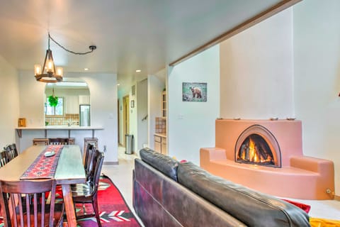 Vibrant Escape < Half Mi to Angel Fire Resort Apartment in Angel Fire