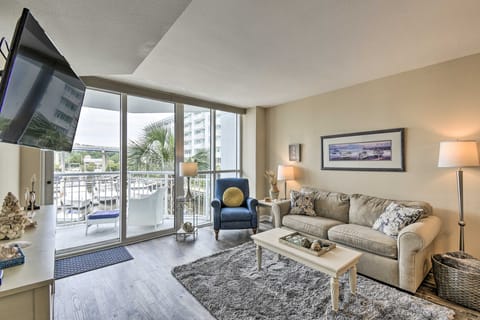 2 Mi to Ocean: Waterfront Resort Condo in NMB! Apartment in North Myrtle Beach