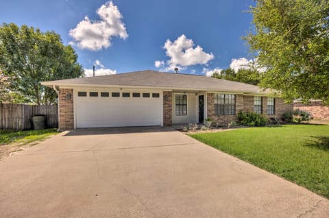 Pet-Friendly Bryan Home < 5 Mi to Texas A & M! House in College Station