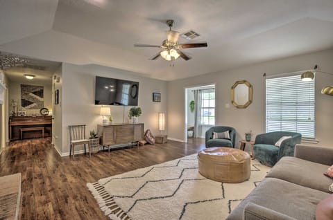 Pet-Friendly Bryan Home < 5 Mi to Texas A & M! House in College Station
