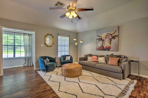 Pet-Friendly Bryan Home < 5 Mi to Texas A & M! House in College Station