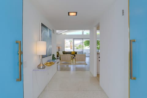 Pool Access: Mtn-View Palm Springs Condo! Apartment in Palm Springs