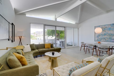 Pool Access: Mtn-View Palm Springs Condo! Apartment in Palm Springs