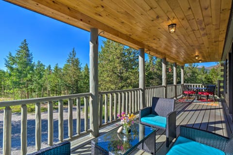 24-0132 Alma Retreat w/ Deck: 17 Mi to Skiing House in Alma