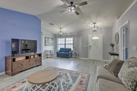 7 Mi to World Equestrian Center: Ocala 'Casa Azul' House in Florida