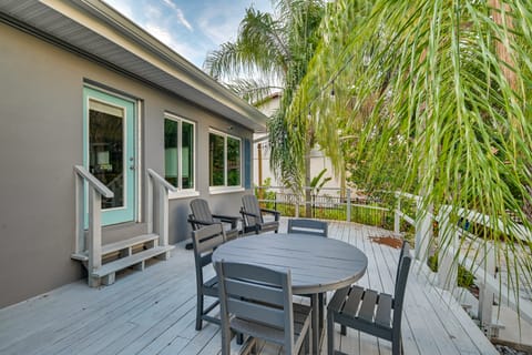 Pet-Friendly Waterfront Home - 2 Mi to Beach! House in Tarpon Springs