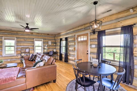 17 Mi to Appalachian Trail! Mtn Retreat w/ Views House in Buncombe County