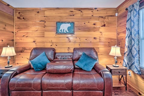 Charming Jamestown Cabin w/ Large Backyard! House in Tennessee