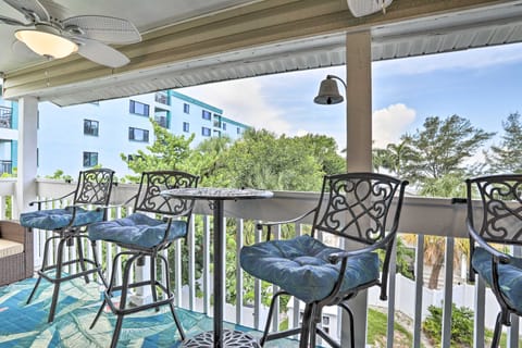Sea La Vie: Sunny Indian Rocks Beach Condo! Apartment in Indian Rocks Beach