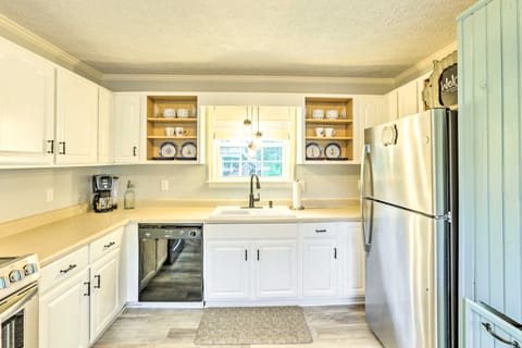 Waterfront Home: Spectacular On-Site Fishing! House in Florida