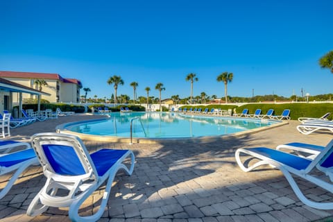 Beach Access, Pool & Hot Tub! St Augustine Condo! Apartment in Saint Augustine Beach