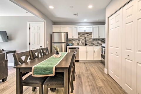 Airy Townhome: Close to Kayaking & Boating! Apartment in Kimberling City