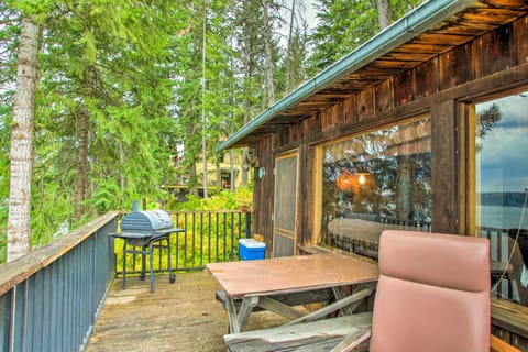 Remote Escape: Serene Lakeside Cabin w/ Beach House in Kootenai County