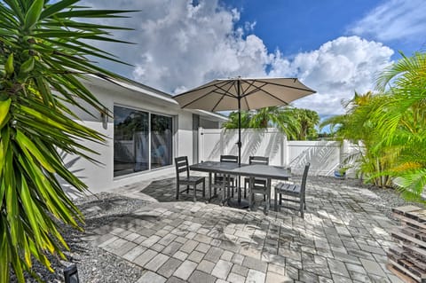 Remodeled Naples Getaway w/ Pool ~ 1 Mi to Beach! House in Naples Park