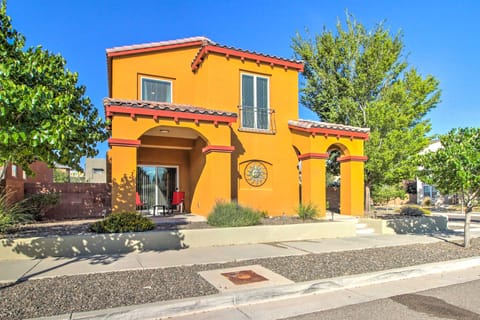 Walk to Netflix Studios: Updated ABQ Getaway! House in Albuquerque