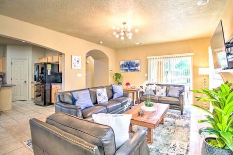 Walk to Netflix Studios: Updated ABQ Getaway! House in Albuquerque