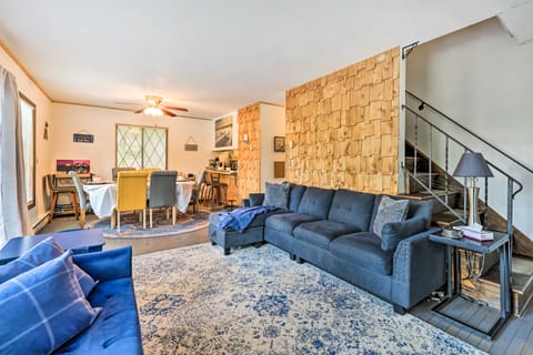 Walk to Lake: Game Room Getaway in Pocono Summit! House in Coolbaugh Township