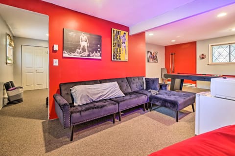 Walk to Lake: Game Room Getaway in Pocono Summit! House in Coolbaugh Township