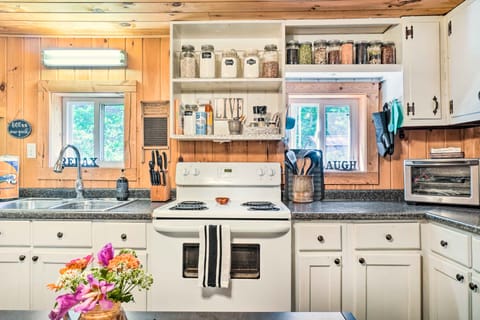 'The Creek' Winfield Gem: 73 Acres of Privacy House in Tennessee