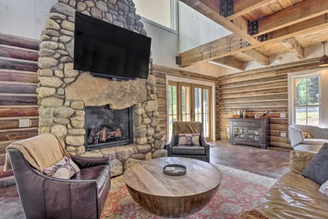 8 Mi to Ski: Custom-Built Cabin in Breckenridge House in Summit County