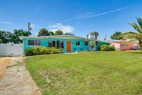 Ormond Beach Retreat: Walk to Shore & Shops! House in Daytona Beach