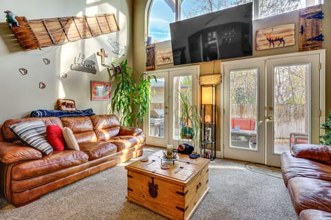 Secluded Home w/ Hot Tub & Mountain Views! House in Millcreek