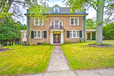 Charming Historic Home ~ 1 Mi to Dtwn Olean! House in Cattaraugus