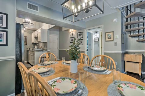 Cozy Gatlinburg Condo ~ 2 Mi to National Park! Apartment in Gatlinburg