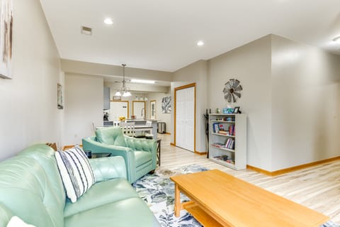 Lake Mills Retreat: 1 Mi to Beaches & Dining! Apartment in Wisconsin