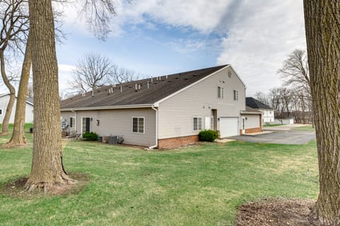 Lake Mills Retreat: 1 Mi to Beaches & Dining! Apartment in Wisconsin