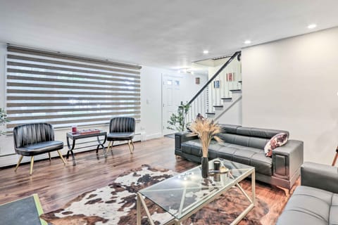 Upscale Waterbury Retreat w/ Indoor Hot Tub! House in Waterbury