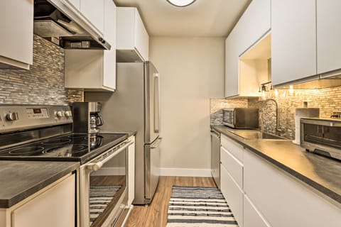 Chic Condo: Steps to Beaver Creek Ski Slopes! Apartment in Avon