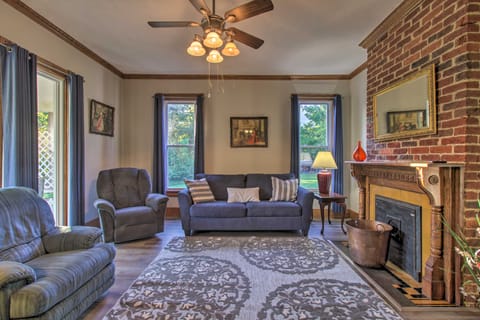 Mtn Views & Idyllic Setting! Clifton Forge Retreat House in Shenandoah Valley