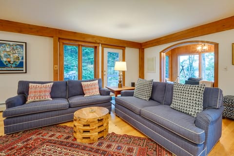 Lakefront Paradise Near Okemo & Killington House in Plymouth