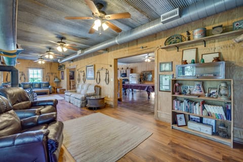 'River Bend Lodge' Heflin Home in the Woods! House in Alabama