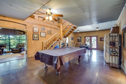 'River Bend Lodge' Heflin Home in the Woods! House in Alabama